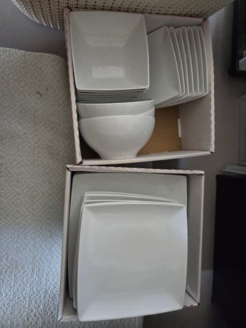 Wit servies: borden, gebaksbordjes en schaaltjes