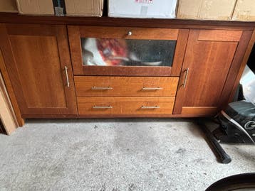 Houten dressoir met lades en deuren