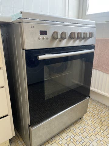 Fornuis met gas oven gratis ophalen 3 of 4 juli