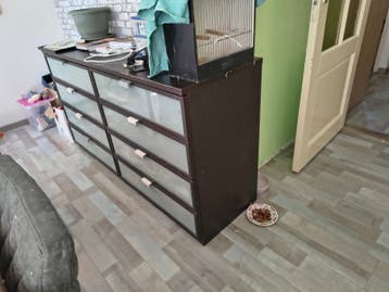 Een lade kast.