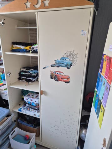 Kast,kledingkast Gratis