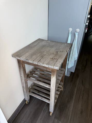 Gratis houten tafeltje voor binnen of buiten