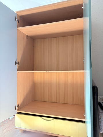 Gratis Kleidingkast