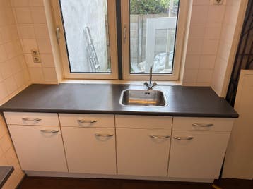 Keukenblok 205x60cm. Gratis af te halen