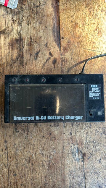 Universele batterijoplader