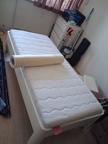 Bed 90x200