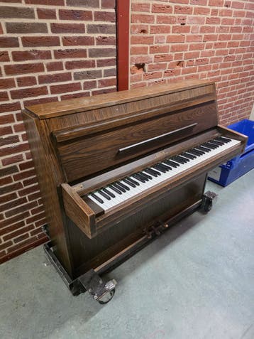 Houten piano