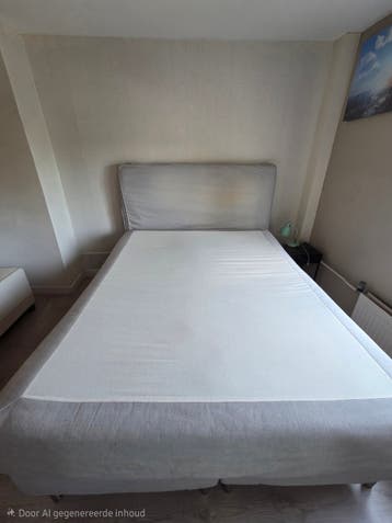 Gratis Boxspring 160x200 - Hoofdbord licht verkleurd