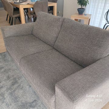 Comfortabele 2-zits bank, en 2,5 zits   en  Hocker