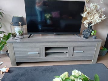 Moderne TV-kast met opbergruimte