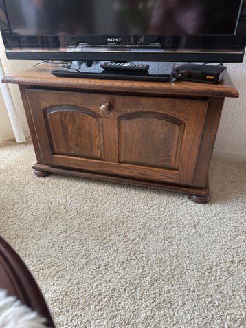 Tv meubel hratis