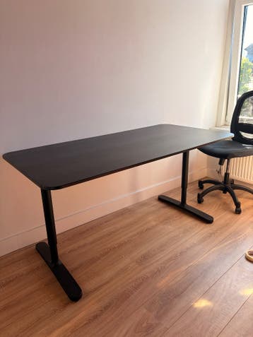 Gratis bureau en bureaustoel uiterlijk morgen ophalen