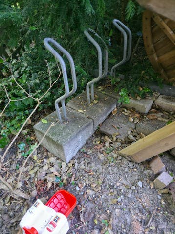 3 stuks fietsenrekken, oud maar prima