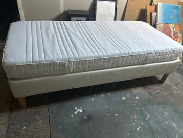 Gratis eenpersoonsbed met matras