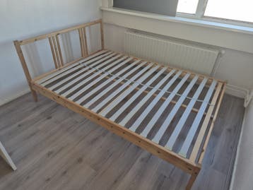 IKEA Bedframe Neiden 140x200
