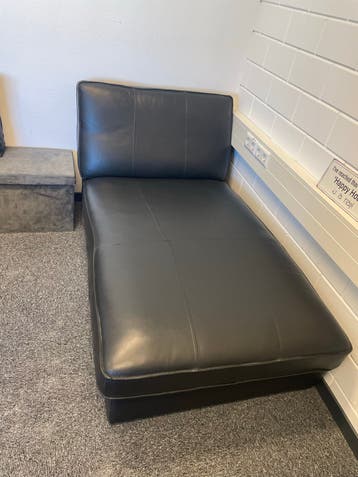 Zwarte leren IKEA chaise longue - Zo goed als nieuw
