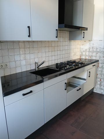 Keukenblad+gasfornuis+spoelbak en kraan