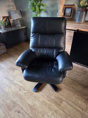 Comfortabele zwarte leren relaxfauteuil