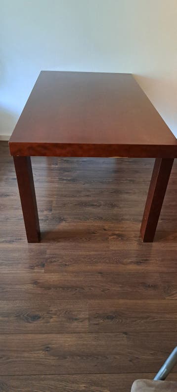 Eettafel en 4 eetkamerstoelen gratis ophalen