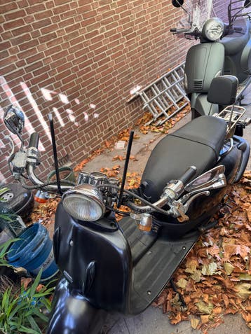 Frosti XL scooter - motor kapot, voor onderdelen