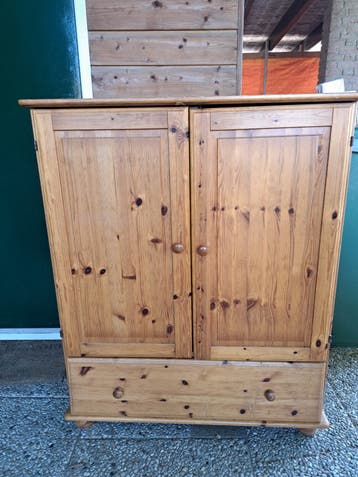 Tv-kast hout