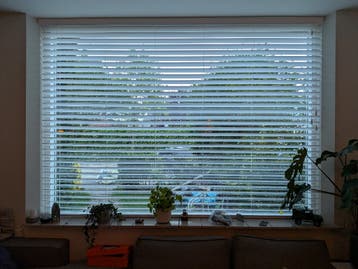 Gratis Veneta Witte jaloezieen 271,5cm breed