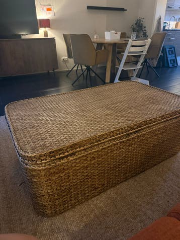 Gratis: Salontafel/Mand met opbergmogelijkheid (125x75cm)