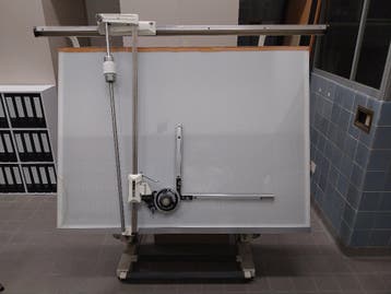 Lichttafel en tekentafel groot formaat met tekenmachine
