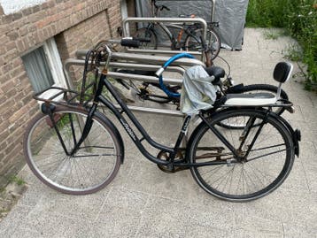 Gratis fiets - Oude stadsfiets met voordrager