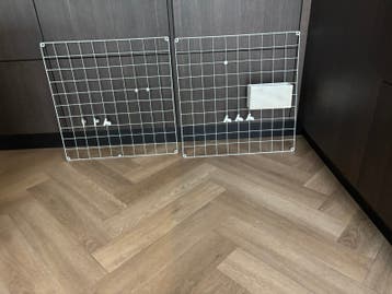 Metalen foto rekjes met bakje en een paar klemmetjes