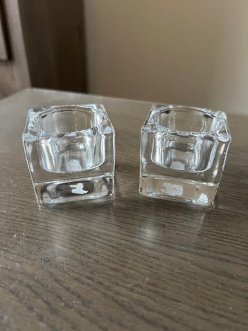 2 kleine vierkante waxinelichthouders