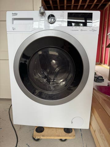 Beko wasmachine HTV7736XSHT1 - LEKT WATER