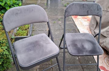GRATIS OPHALEN  2 INKLAPBARE STOELEN