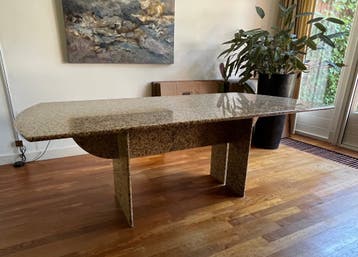 beige/grijze granieten eettafel voor 6 tot 8 personen