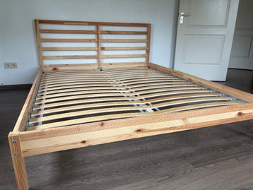 Ikea Tarva 2 persoons bed inclusief lattenbodem 16x200