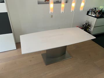 Moderne hoogglans eettafel