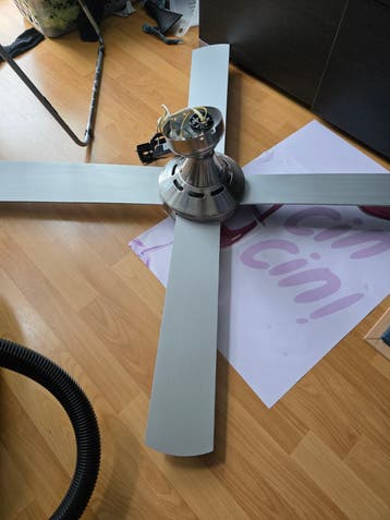 Gratis op te halen: oude plafondventilator.
