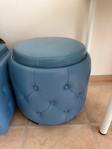 Poef blauw rond
