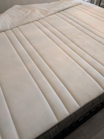 Gratis tweepersoonsmatras en lattenbodems