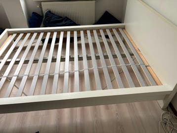 Bed 140x200 Ikea MALM - GRATIS OPHALEN