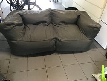 Bankje bryck grijs  (naad iets gescheurd)