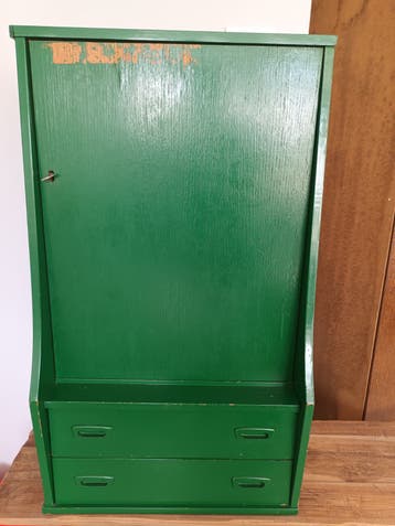 Gratis af te halen: groen kastje