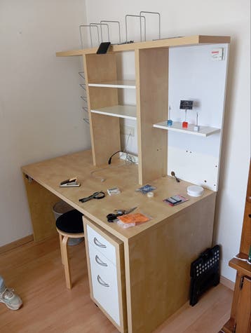 Bureau met nachtkastje