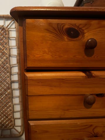 Gratis op te halen: Leuke houten kast met laden