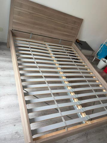 Tweepersoonsbed zonder matras