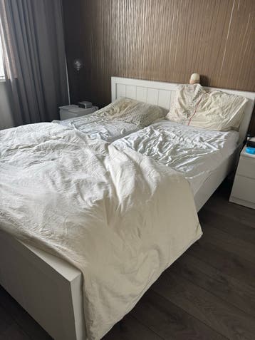 Bed 160x210 met twee enkel matrassen
