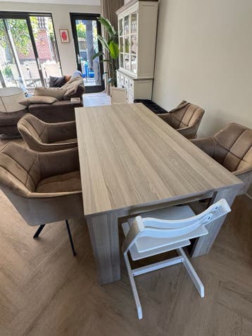 Moderne eettafel, licht houtkleur, 180x90 cm