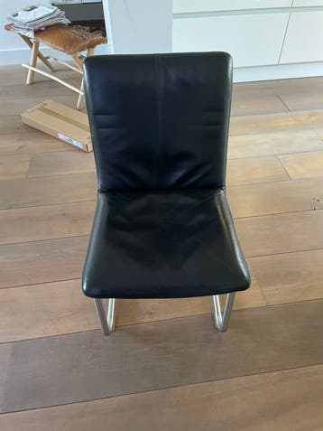 Gratis af te halen moderne eetkamerstoelen -
