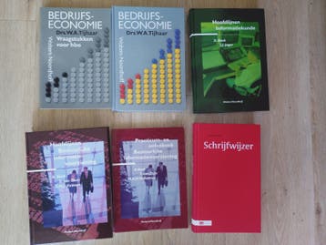 Diverse studieboeken HBO: Bedrijfseconomie, Informatiekunde