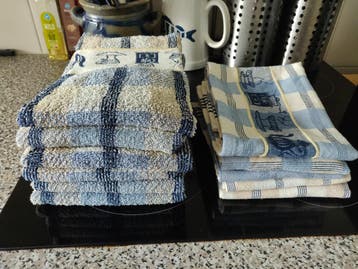 6 keukendoeken en 5 theedoeken blauw met beige